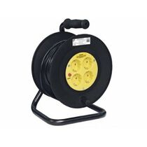 Катушка УК30 4 места на металлической катушке с заземлением с термозащитой 2P+PE/ 30метров КГ 3х2,5мм2 IP44 Professional, IEK (WKP17-16-04-30-44)