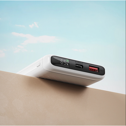 Внешний аккумулятор 10000mAh -XO- PB308, Выход USB-A PD22 x1, Выход USB-C PD20 x1, QC3.0, дисплей, пластик, белый